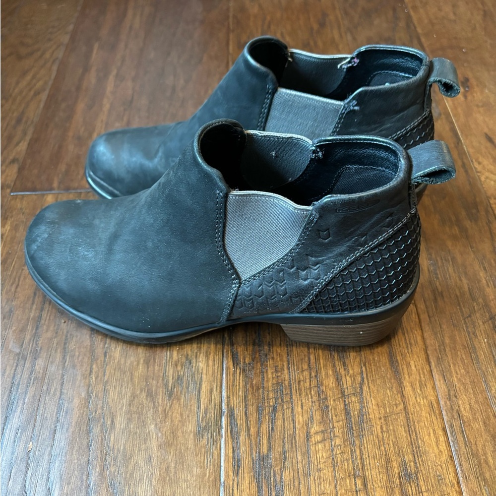 Keen heeled boots - size 7